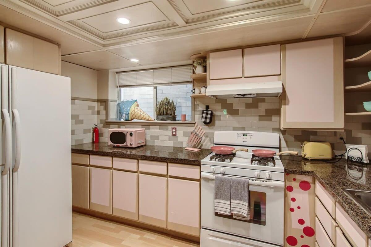 Barbie'S Dream Apt In The City Sacramento Bagian luar foto